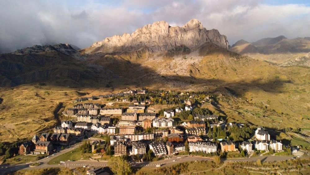 Apartamentos Formigal Bagian luar foto